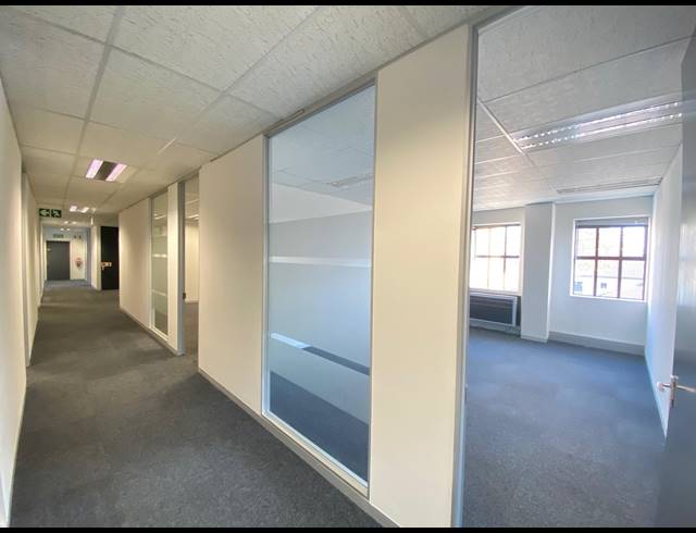 469M² OFFICE TO LET IN BRYANSTON